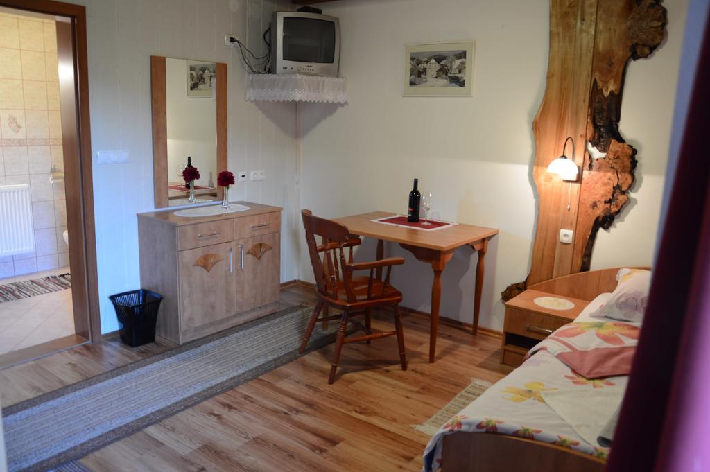 Apartmens And Rooms Sostar Cerkno Chambre photo