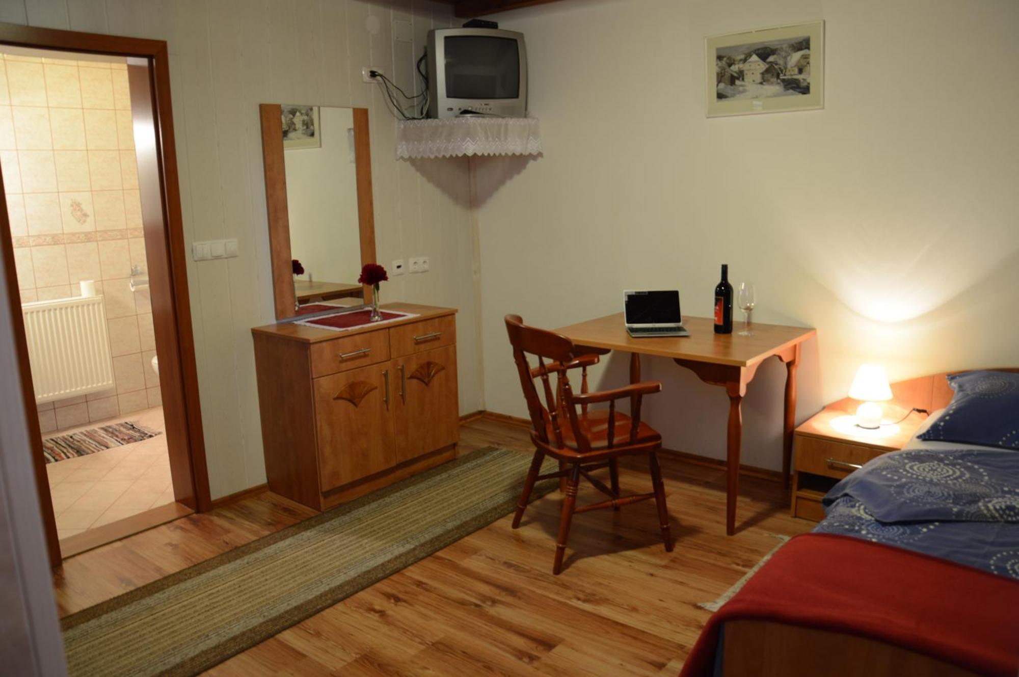 Apartmens And Rooms Sostar Cerkno Chambre photo